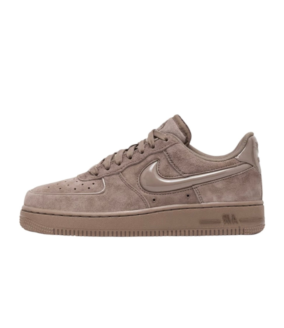 NIKE AIR FORCE 1 "Mink Brown"